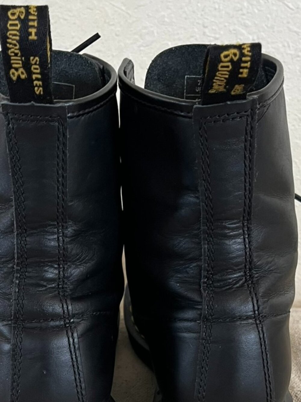 Dr. Martens Woman's Airwair 11821 Black Leather Combat Ankle Boots Sz 9 - Picture 10 of 13